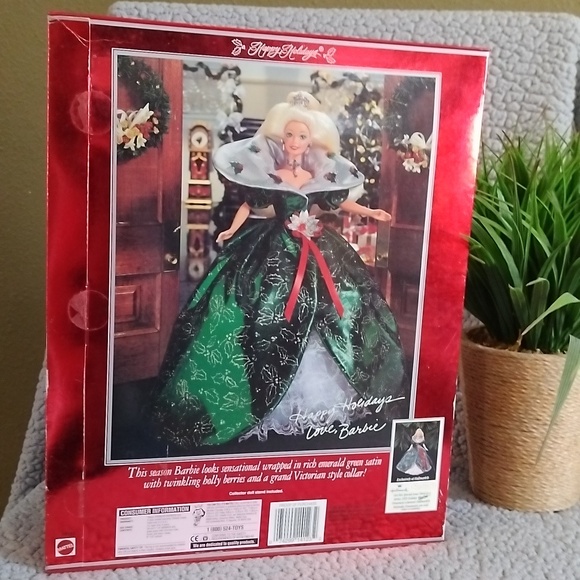 Vintage Happy Holiday Special Edition Barbie - Picture 4 of 8